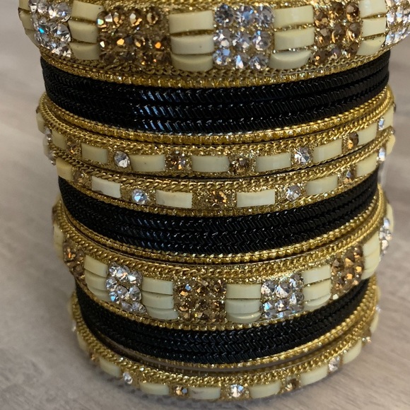 Women’s Bangles - Picture 3 of 5